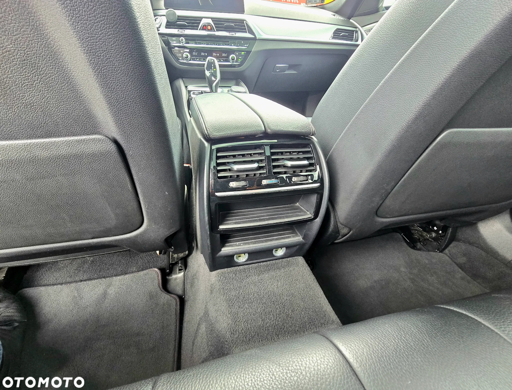 BMW Seria 5 530i xDrive Touring - 13