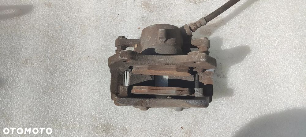 LANCIA YPSYILON ZACISK HAMULCOWY PRAWY PRZÓD - 3