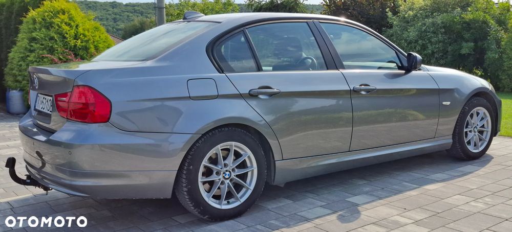 BMW Seria 3 318i - 5