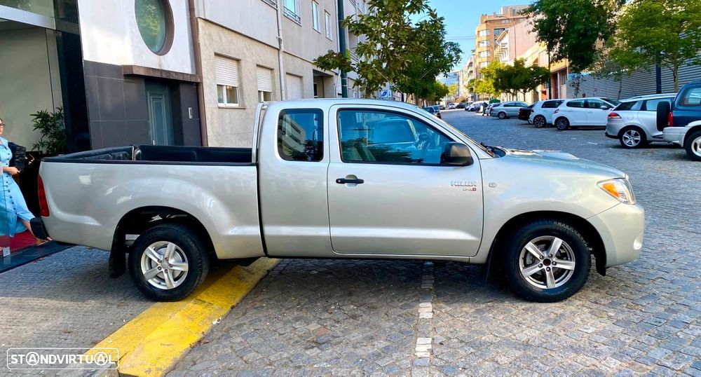 Toyota Hilux 2.5 D-4D 2WD CE - 4
