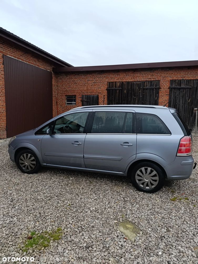 Opel Zafira 1.6 Essentia - 2