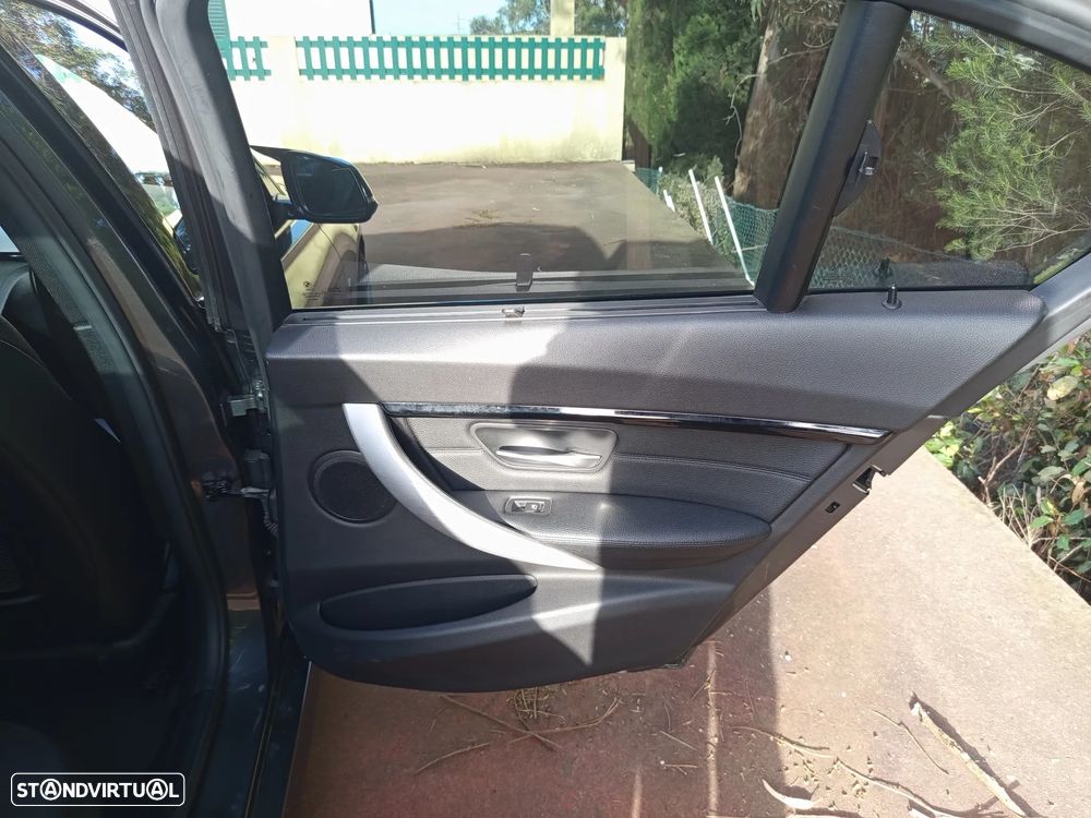 BMW 320 d Aut. M Sport - 32