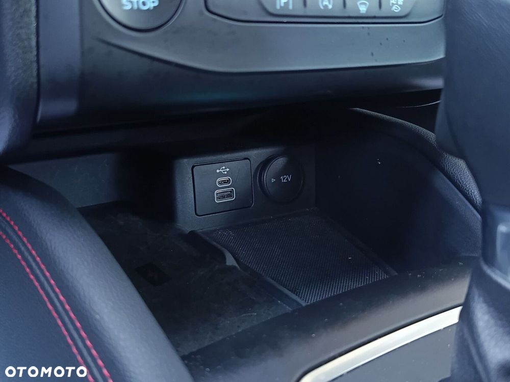 Ford Focus 1.0 EcoBoost mHEV ST-Line Design - 27