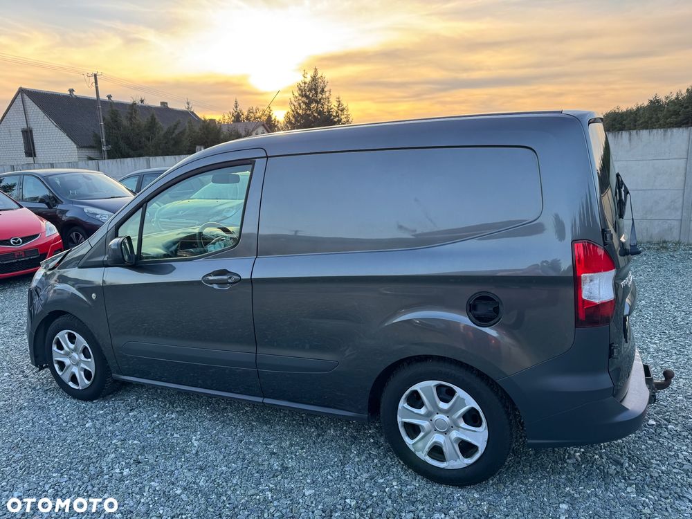 Ford Transit Courier - 4
