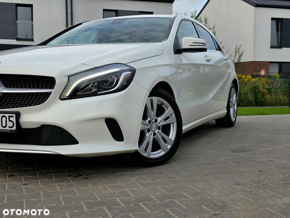 Mercedes-Benz Klasa A 180 7G-DCT AMG Line - 13