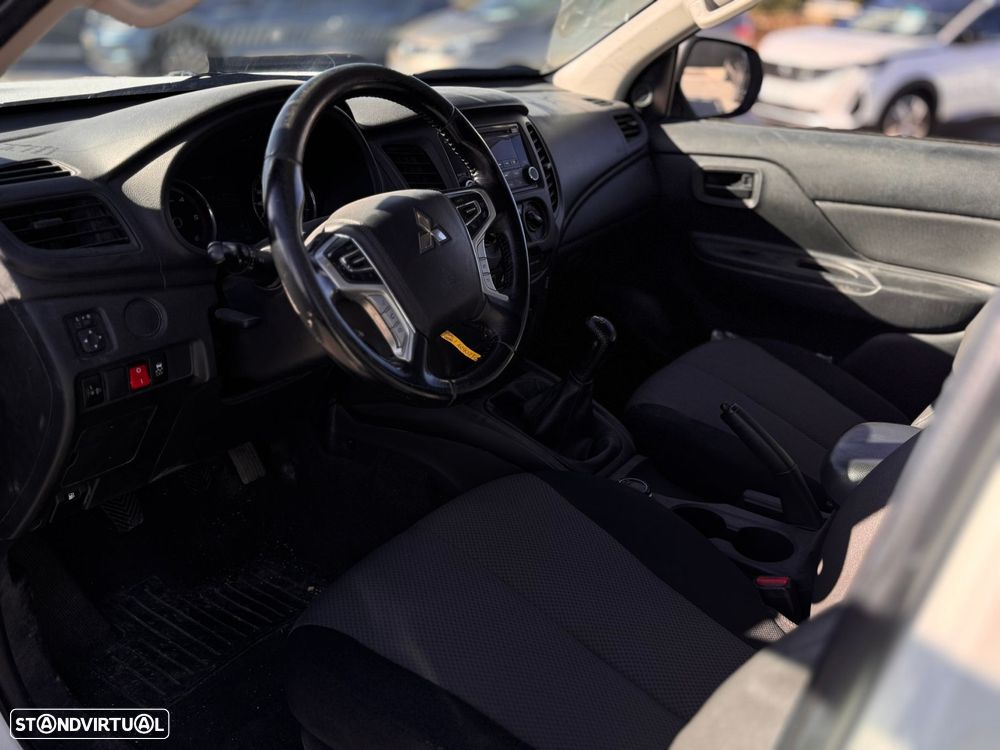 Mitsubishi L200 2.3 DI-D CD Invite 4WD - 11