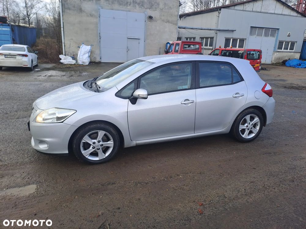 Toyota Auris 2.0 D-4D 2010 - 2