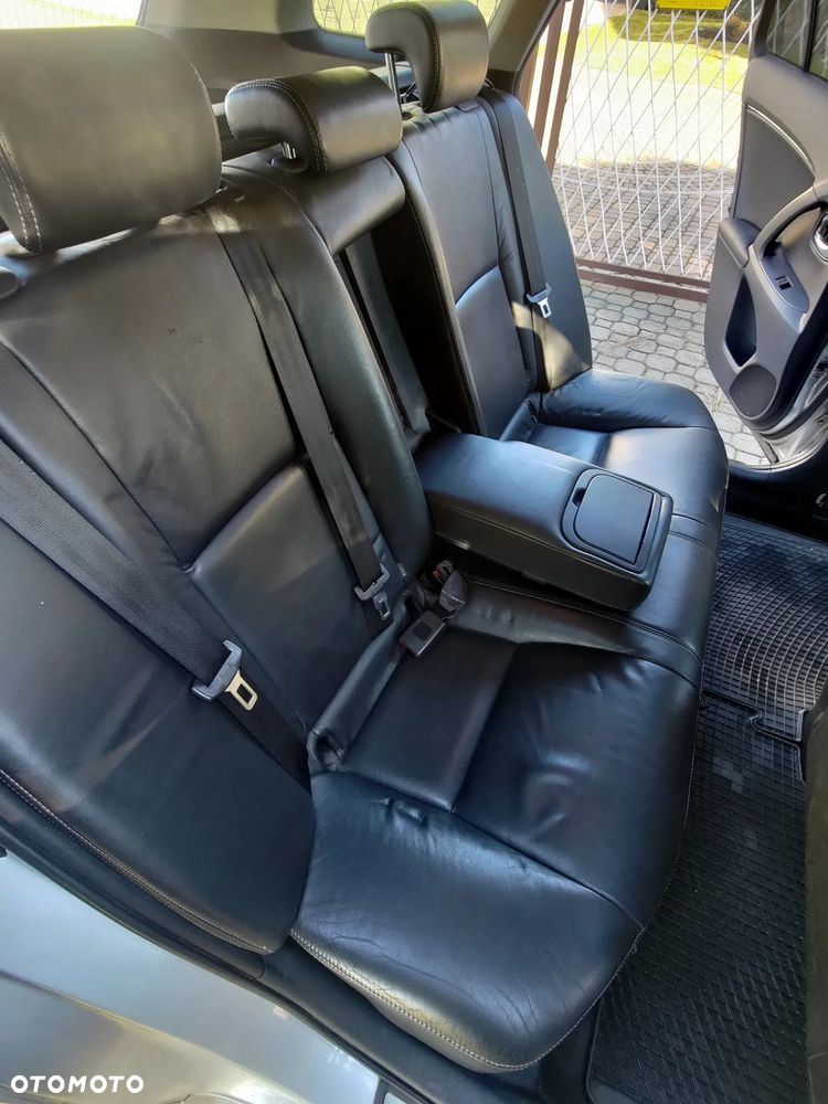 Toyota Avensis 2.0 D-4D Premium - 8