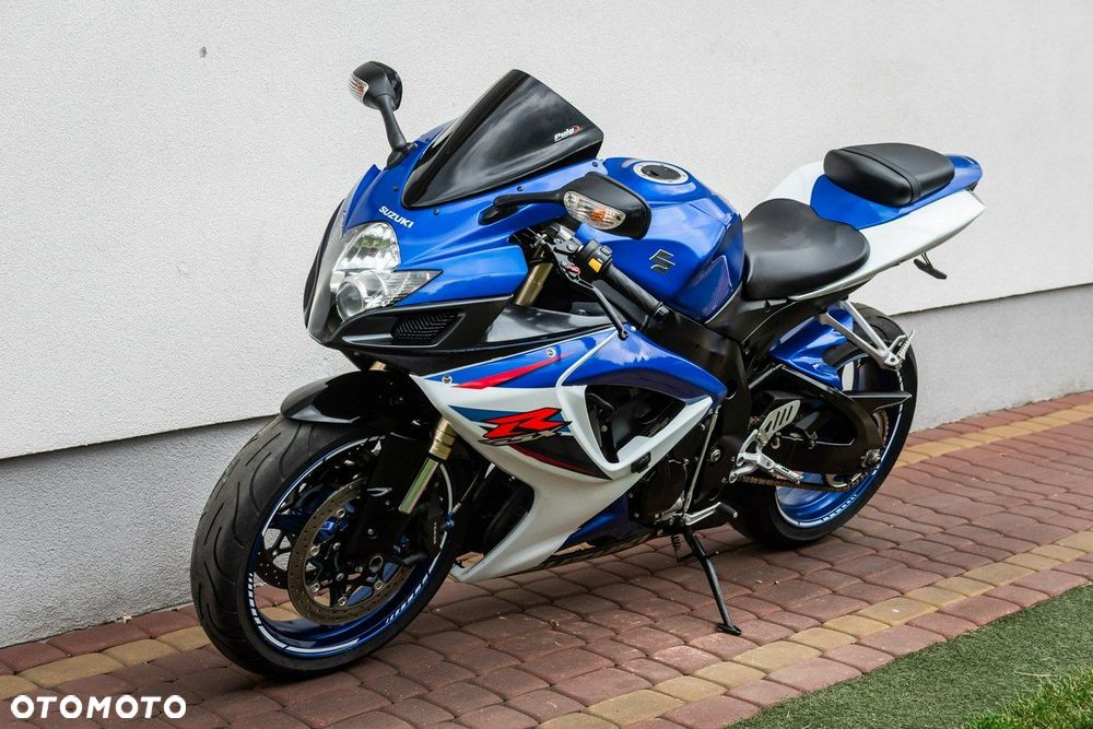 Suzuki GSX-R - 6