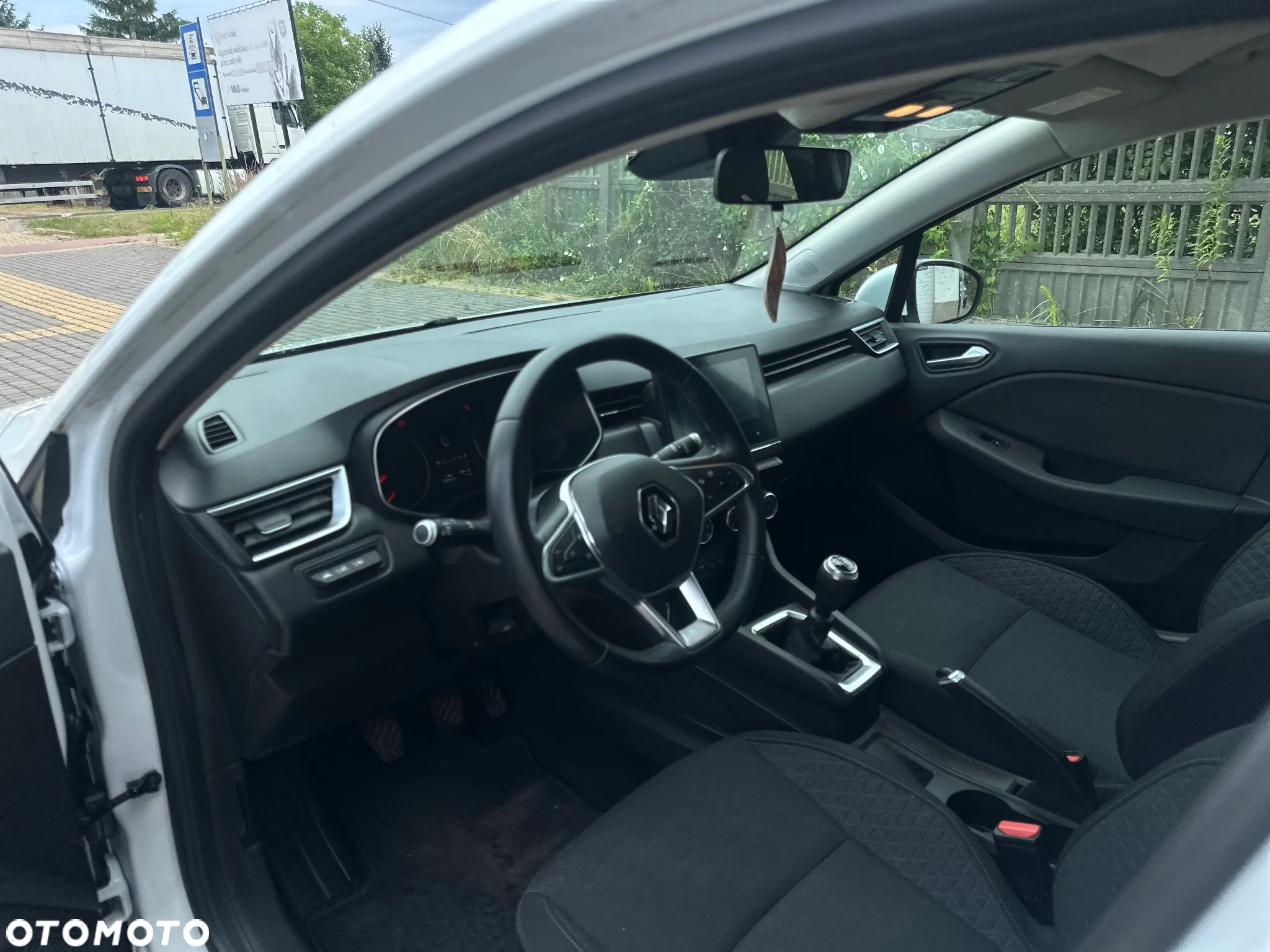 Renault Clio BLUE dCi 85 BUSINESS EDITION - 8
