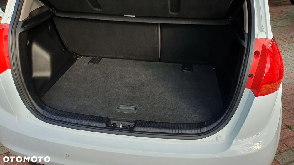 Kia Venga 1.4 Business Line - 14