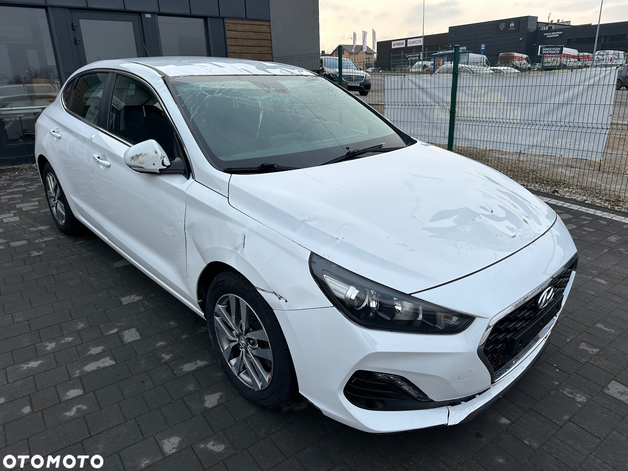 Hyundai i30 Fastback 1.6 CRDI Premium - 3