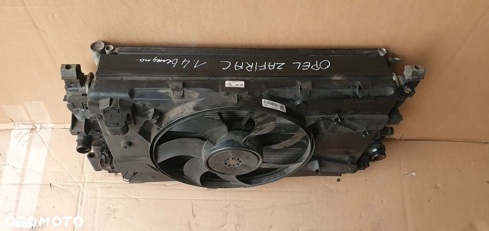 Pas przedni chłodnice wentylatory Opel Zafira C 1.4 Turbo - 2