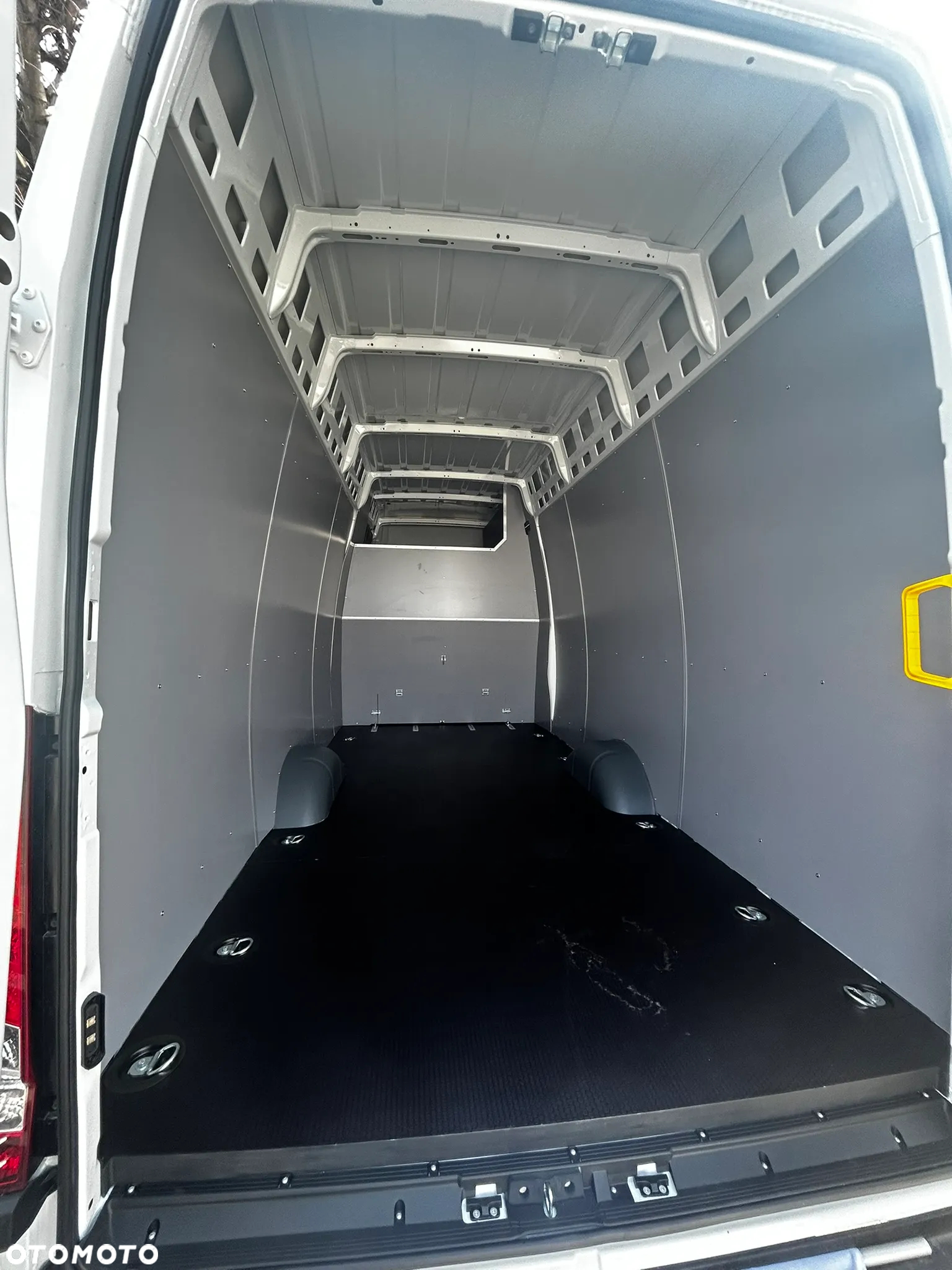 Iveco Daily Automat Brygadówka 7 osobowa - 8