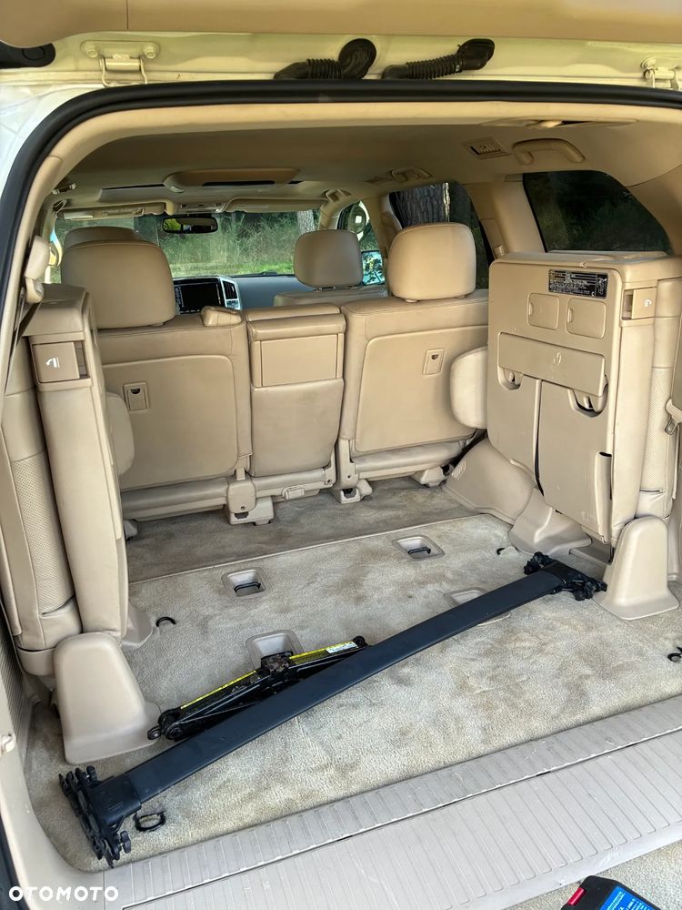 Toyota Land Cruiser - 22
