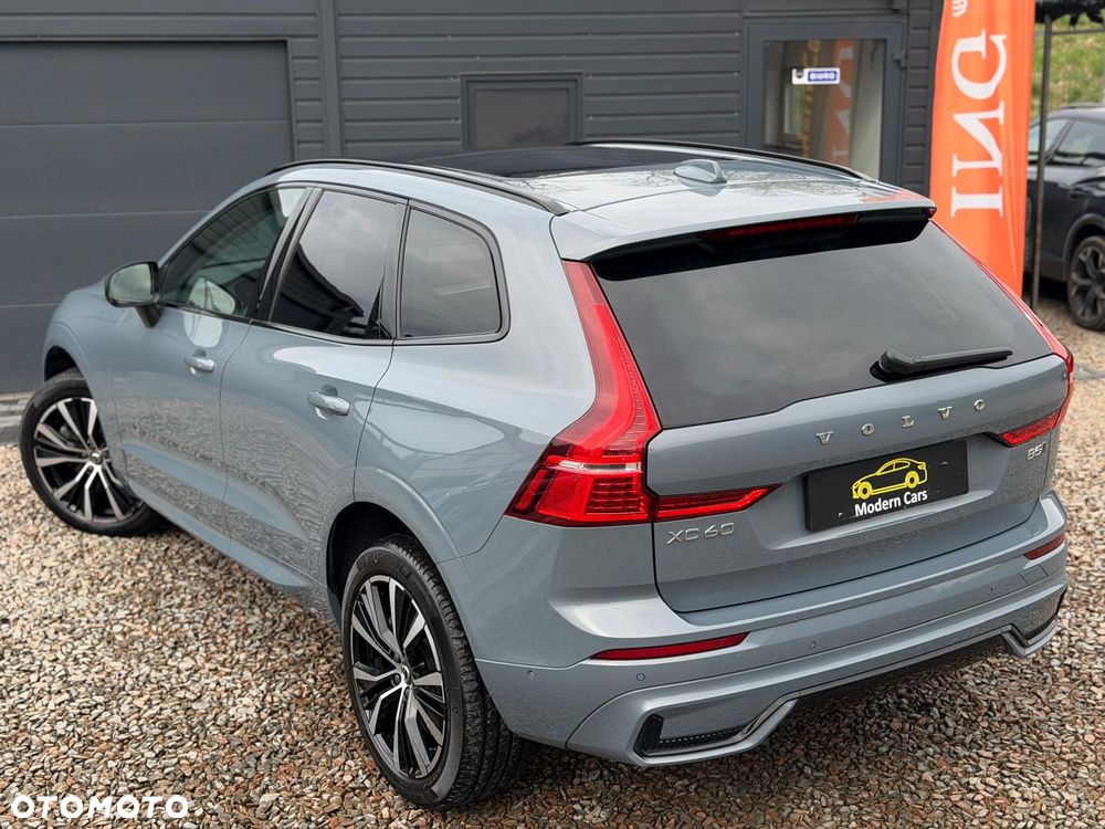 Volvo XC 60 B5 B AWD Ultimate Dark - 21