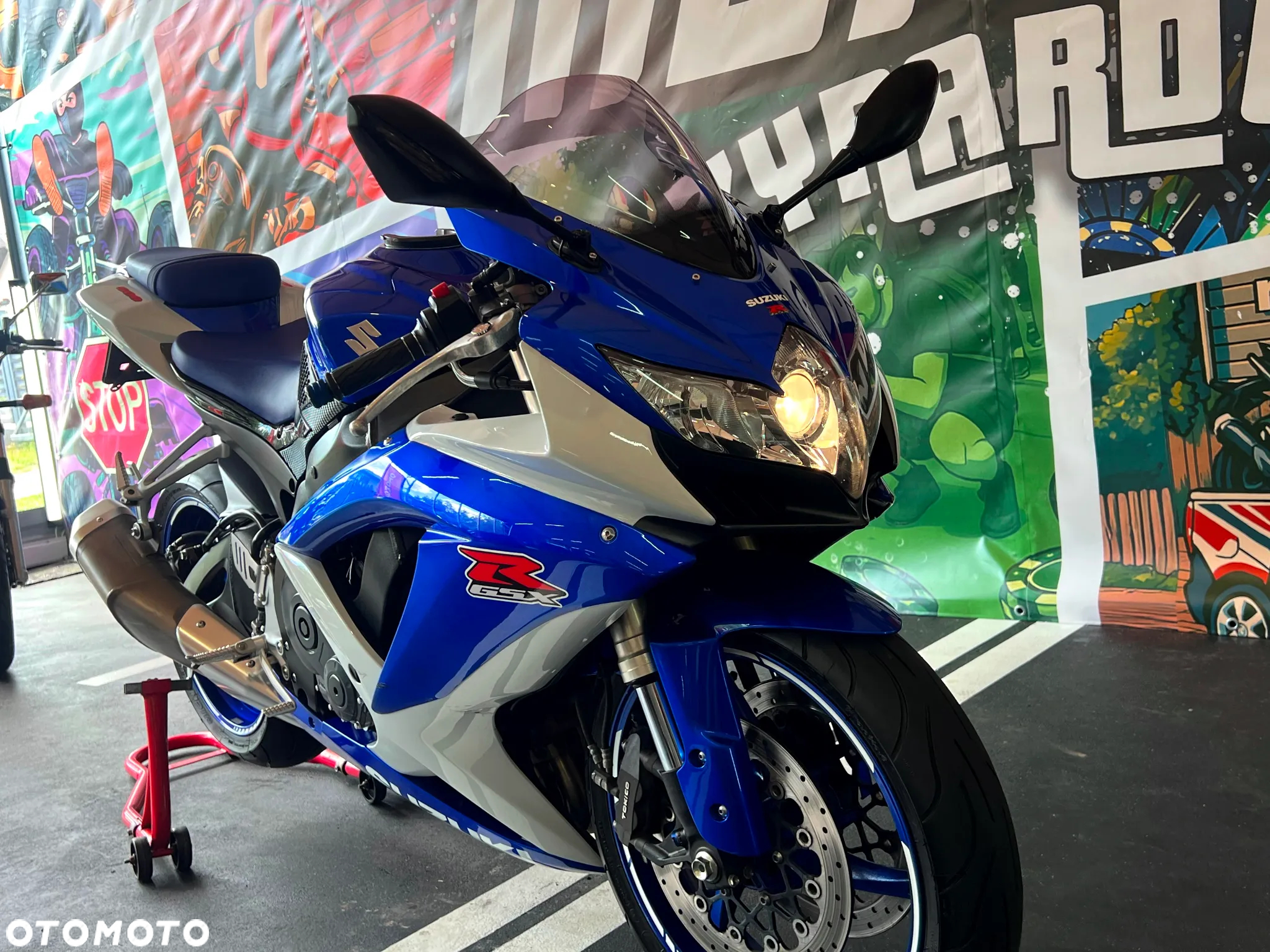 Suzuki GSX-R - 10