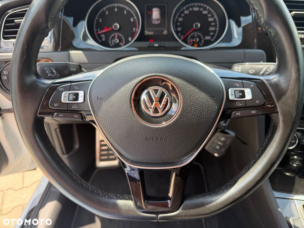 Volkswagen Golf - 27