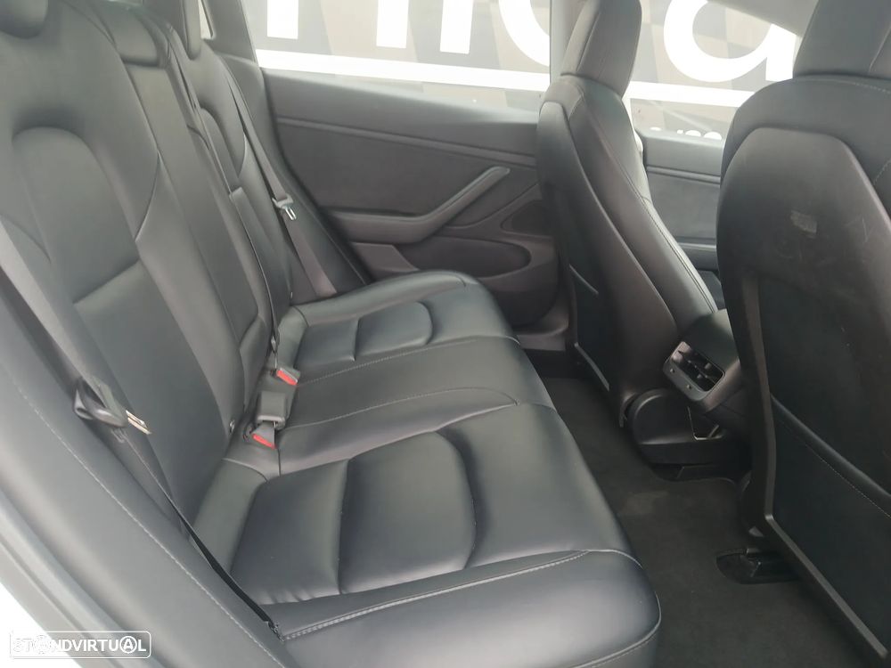 Tesla Model 3 - 21