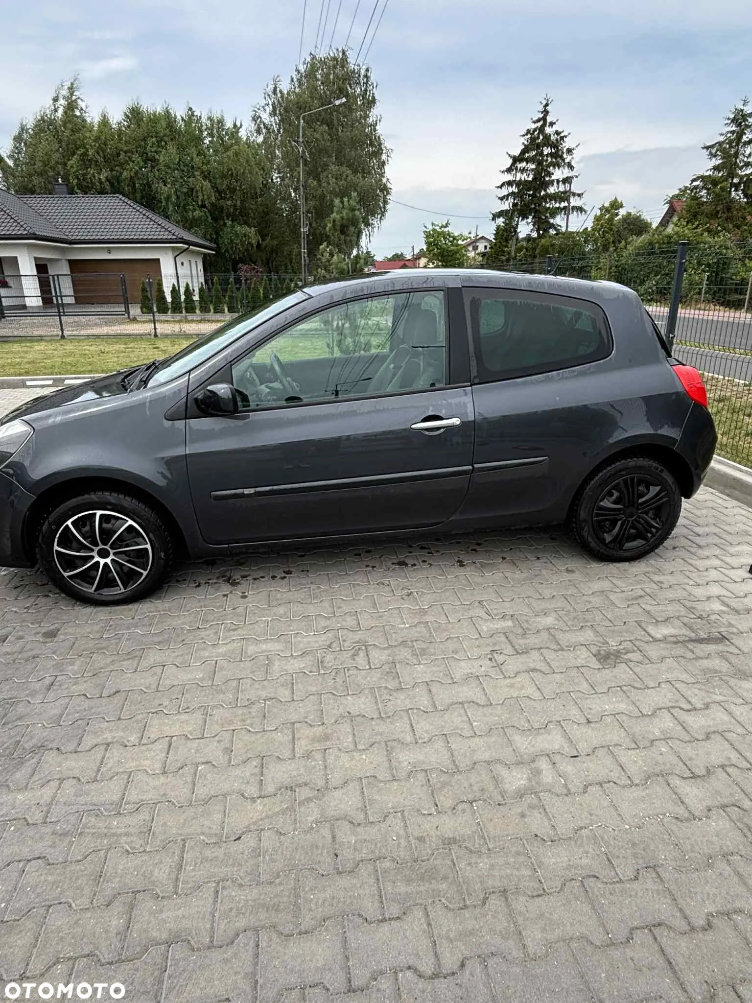 Renault Clio - 2