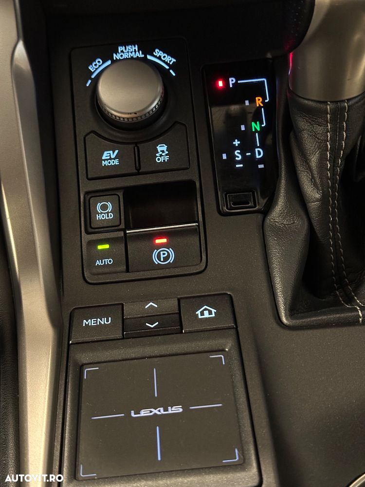 Lexus Seria NX 300h AWD F Sport - 16