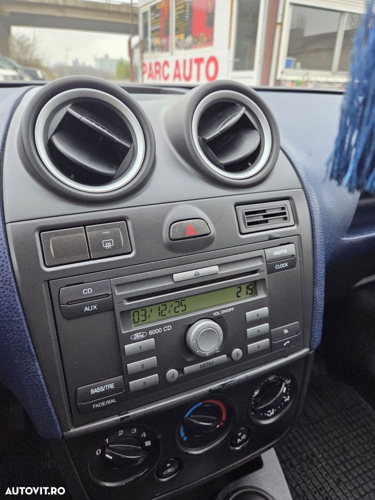 Ford Fiesta 1.3i Ambiente - 14