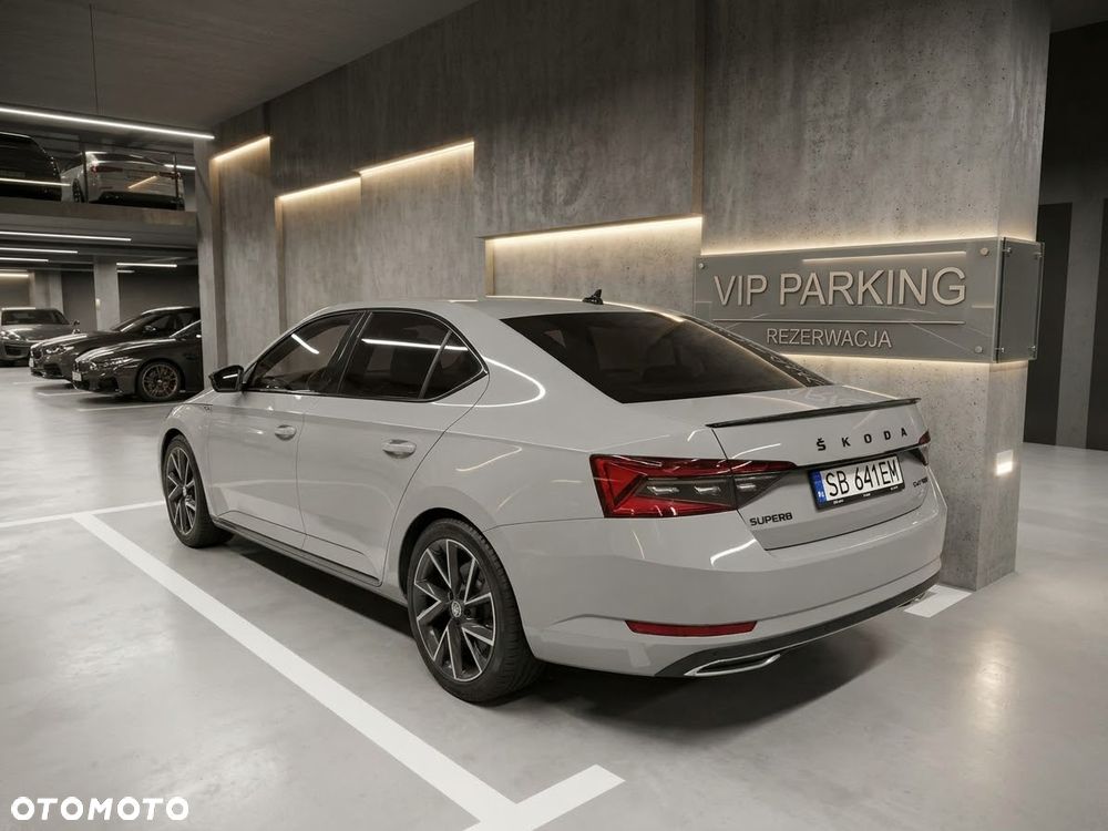 Skoda Superb 2.0 TDI SCR Sportline DSG - 4
