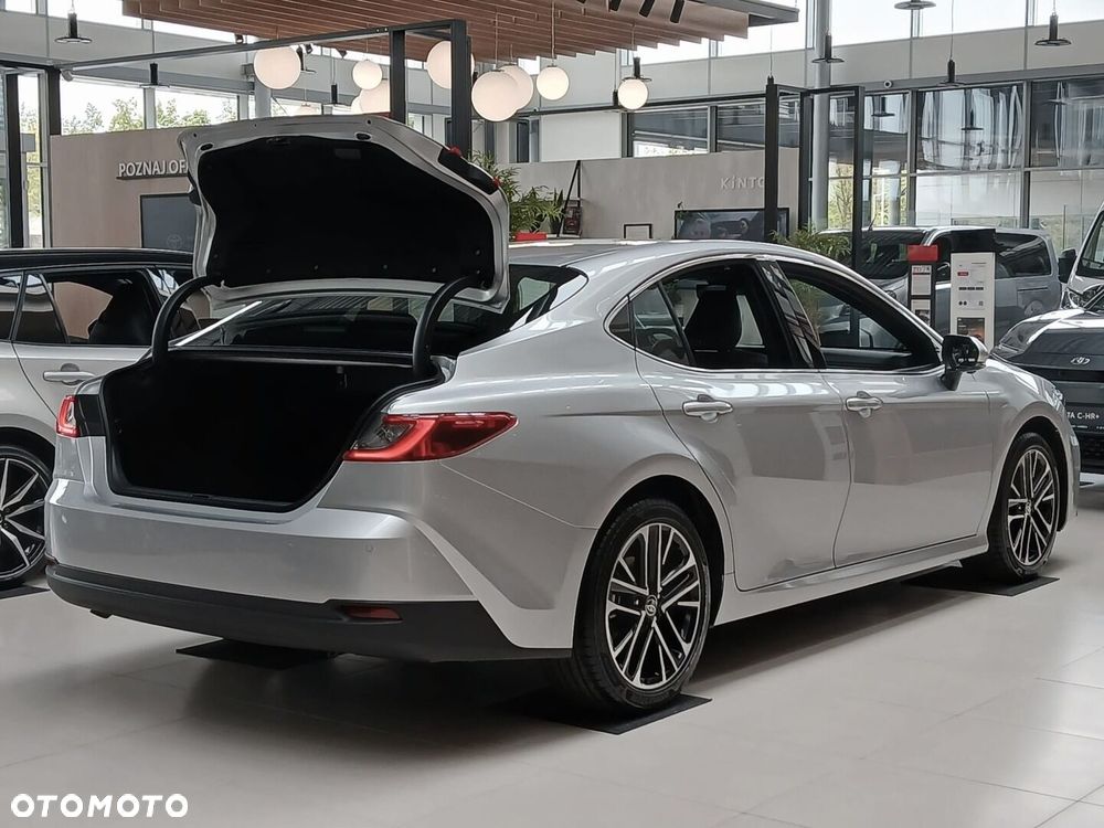 Toyota Camry - 40
