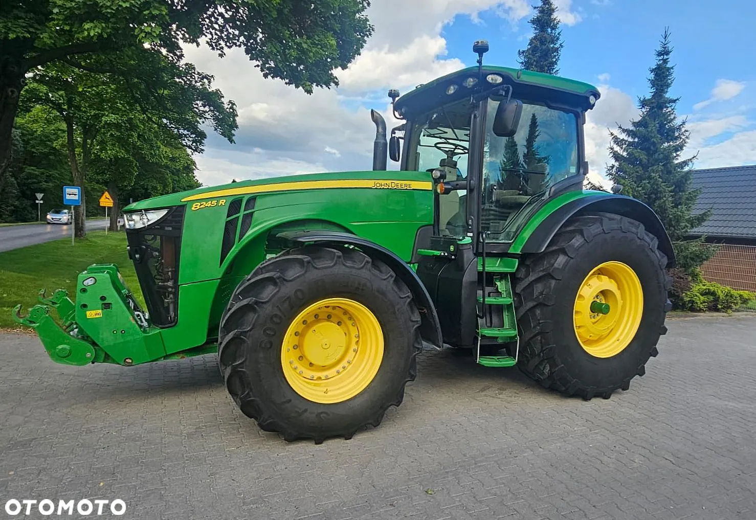 John Deere 8245R - 3