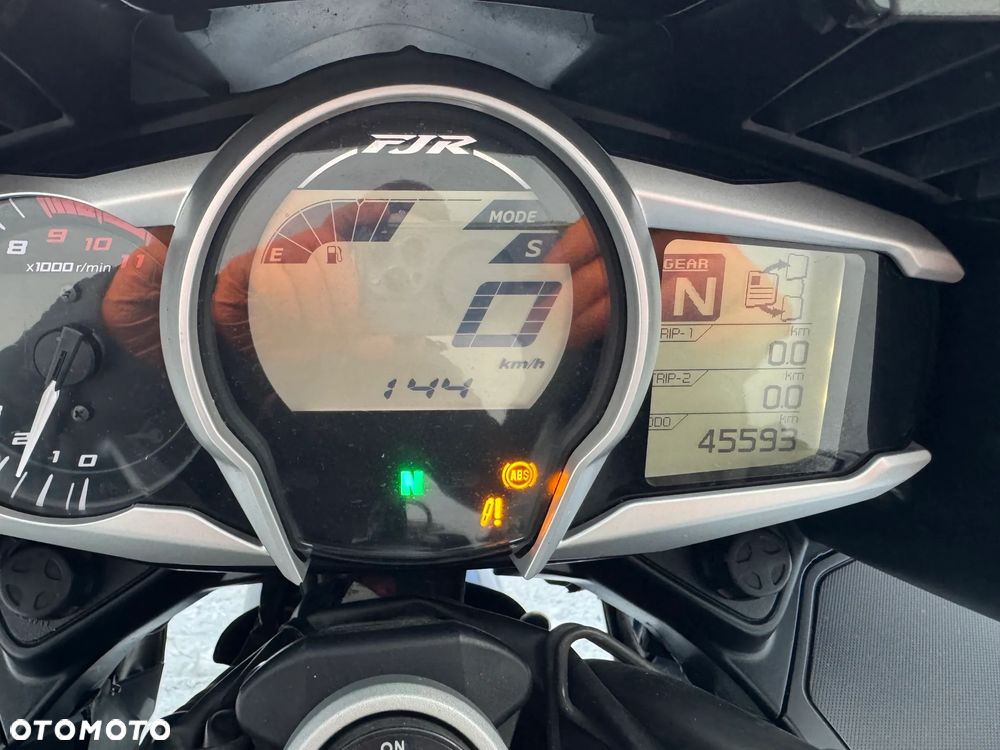 Yamaha FJR - 10