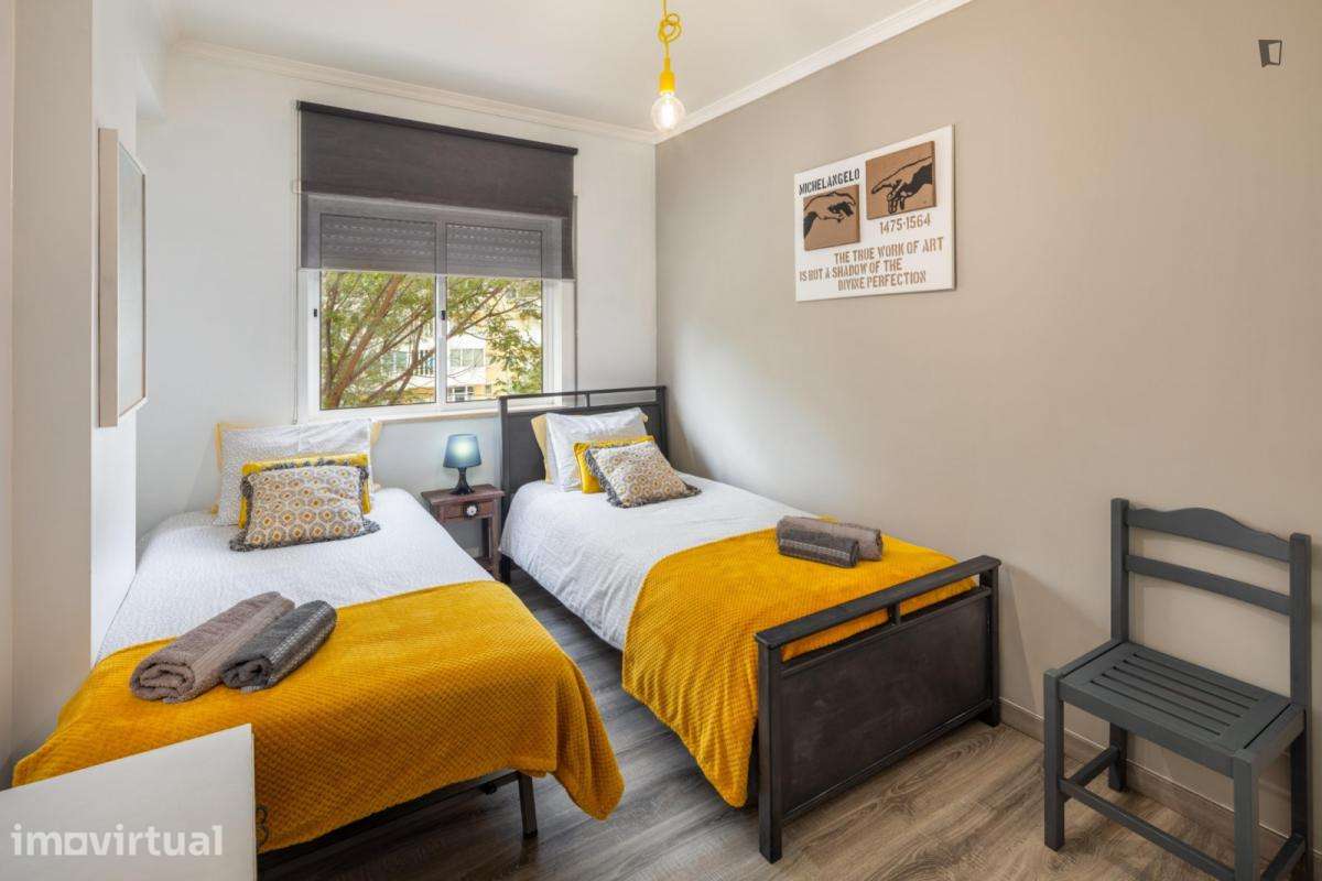 Apartamento com 2 quartos - localizado em Faro - Grande imagem: 2/25