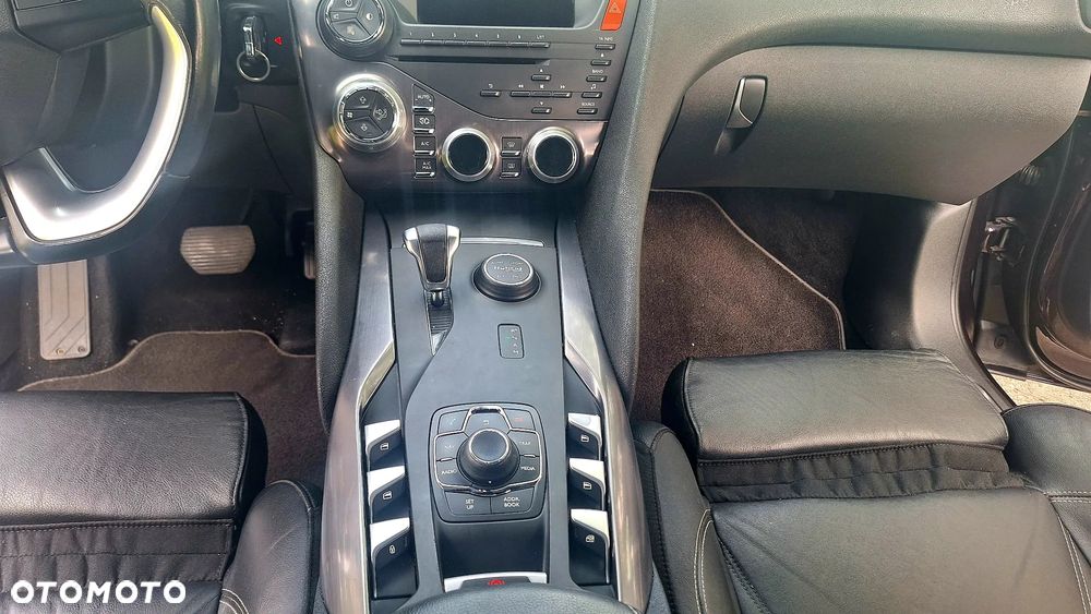 Citroën DS5 2.0 HDi Hybrid4 SoChic MCP - 32