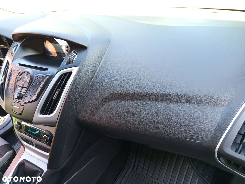 Ford Focus - 12