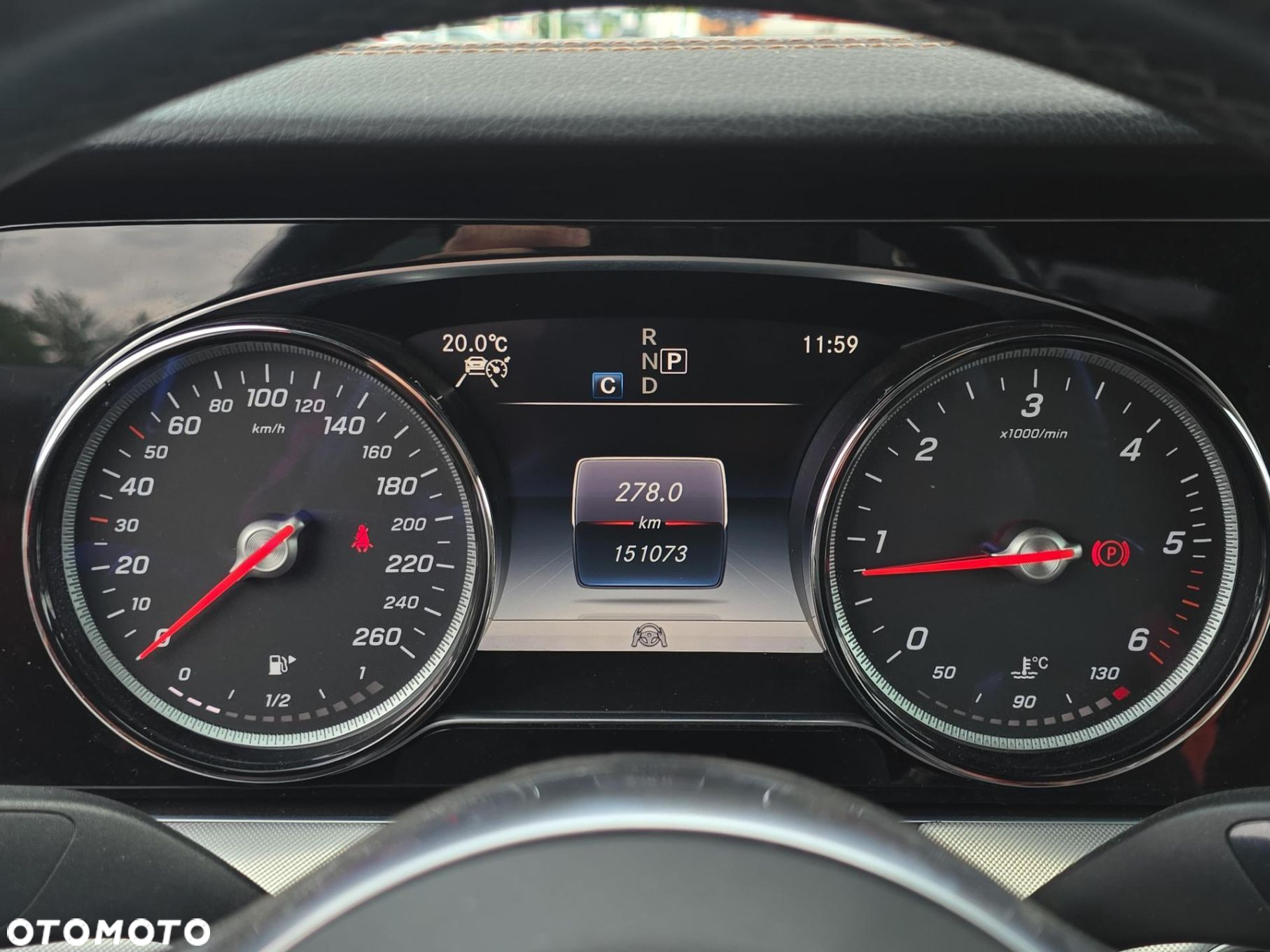 Mercedes-Benz Klasa E 220 d Coupe 4-Matic 9G-TRONIC - 26
