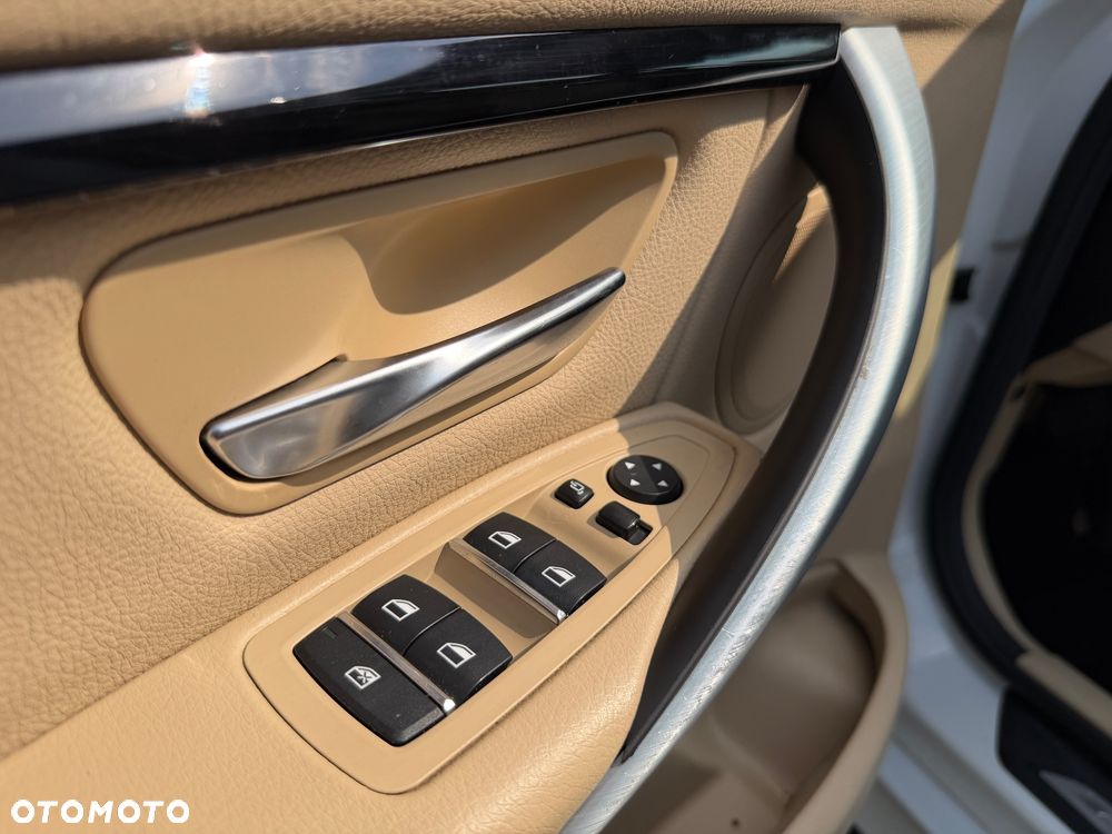 BMW Seria 3 328i Sport-Aut Sport Line - 21