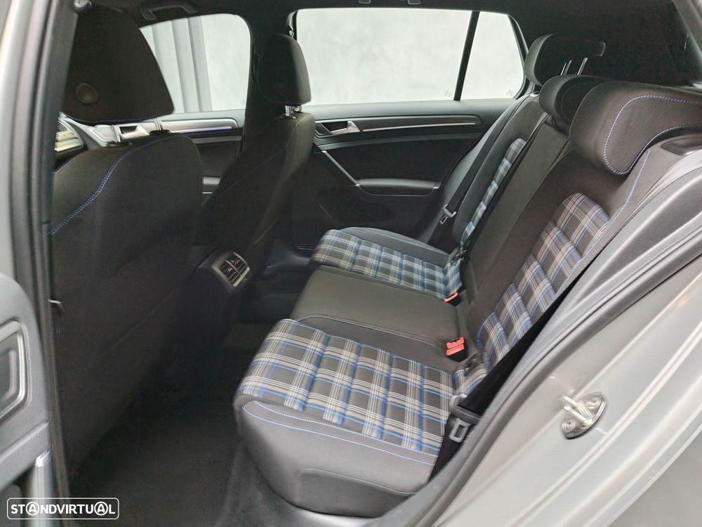 VW Golf 1.4 GTE Plug-In-Hybrid DSG - 13