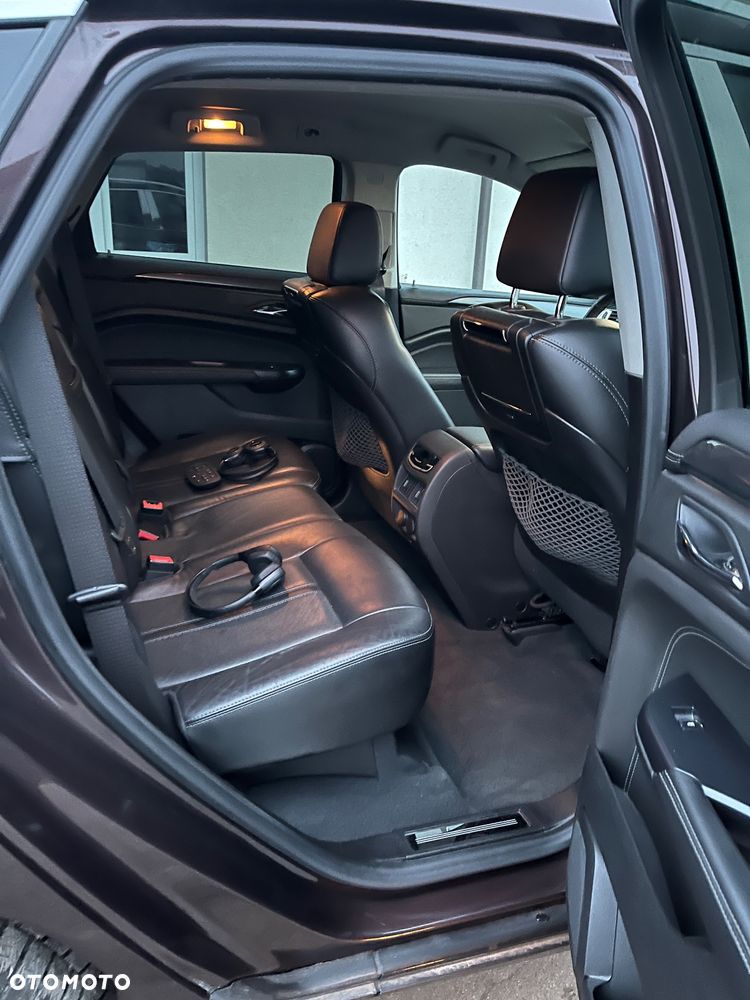 Cadillac SRX - 21