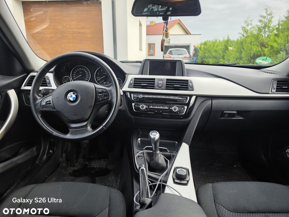 BMW Seria 3 318d - 8
