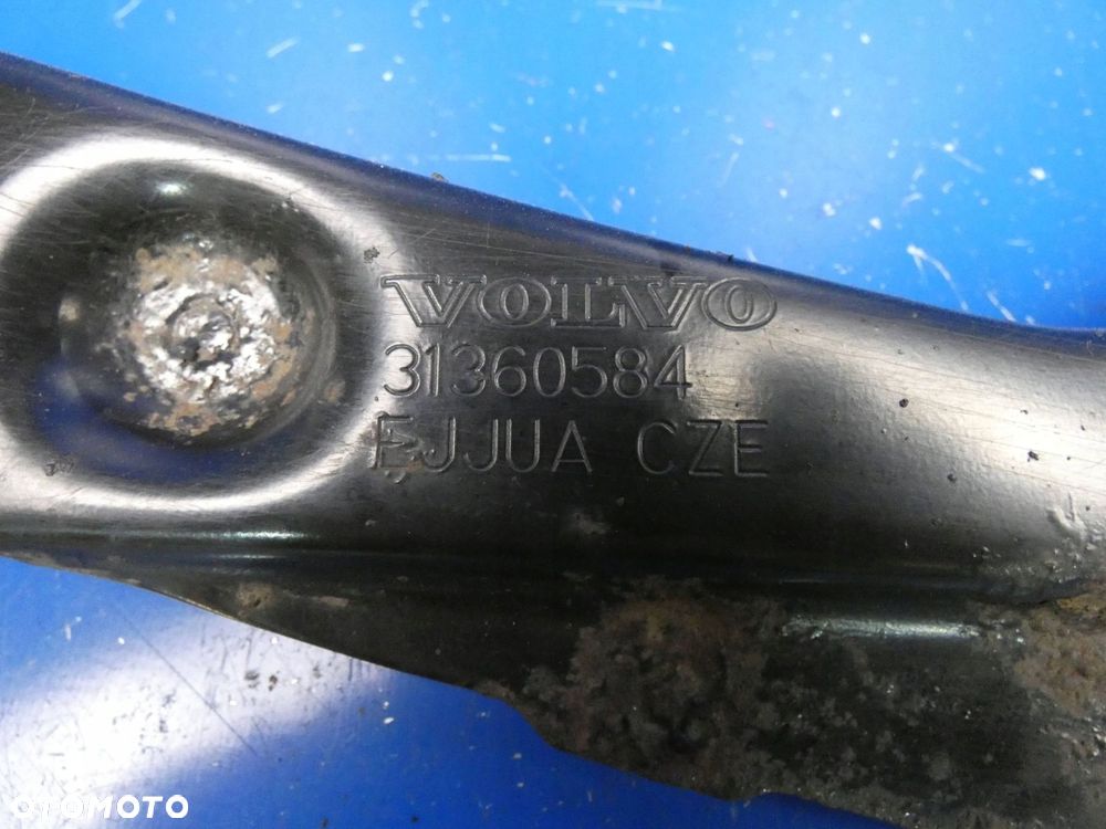 VOLVO XC90 II WAHACZ LEWY TYŁ TYLNY - 2