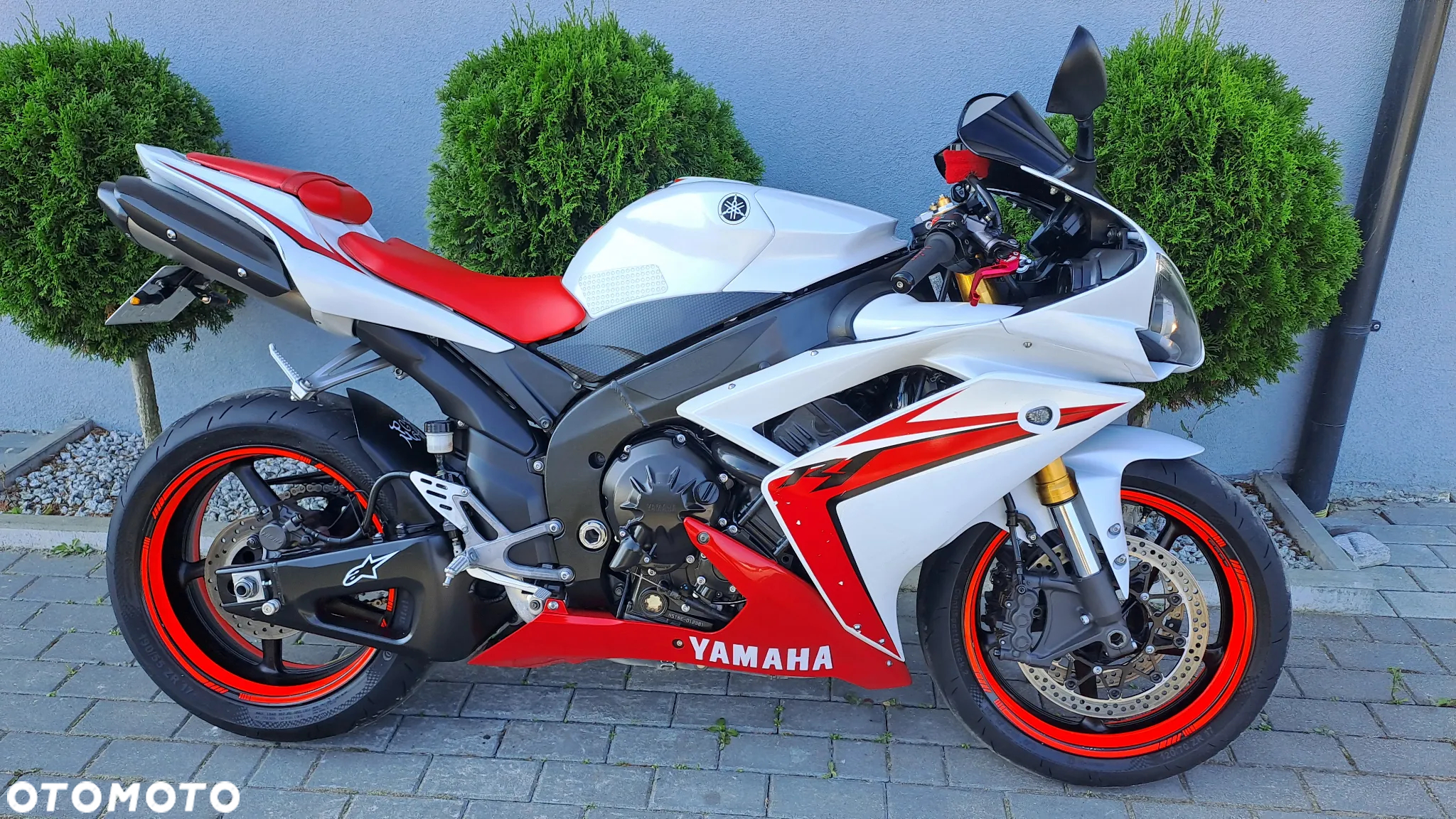 Yamaha R1 - 2