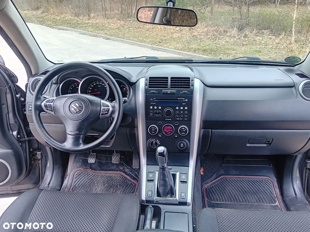 Suzuki Grand Vitara 2.4 Comfort - 15