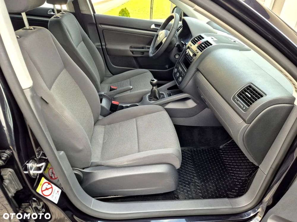 Volkswagen Golf - 17