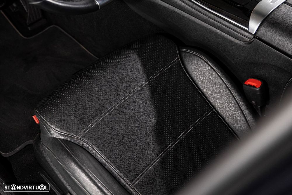 Mercedes-Benz C 300 e - 31