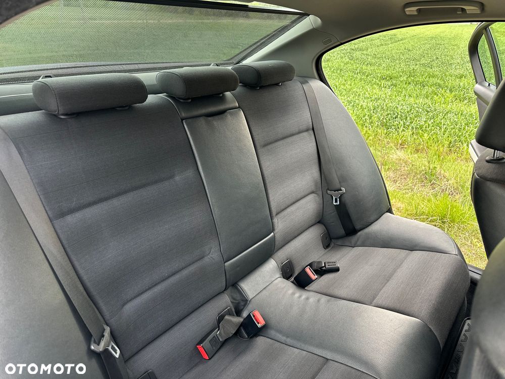 BMW Seria 3 318i - 24