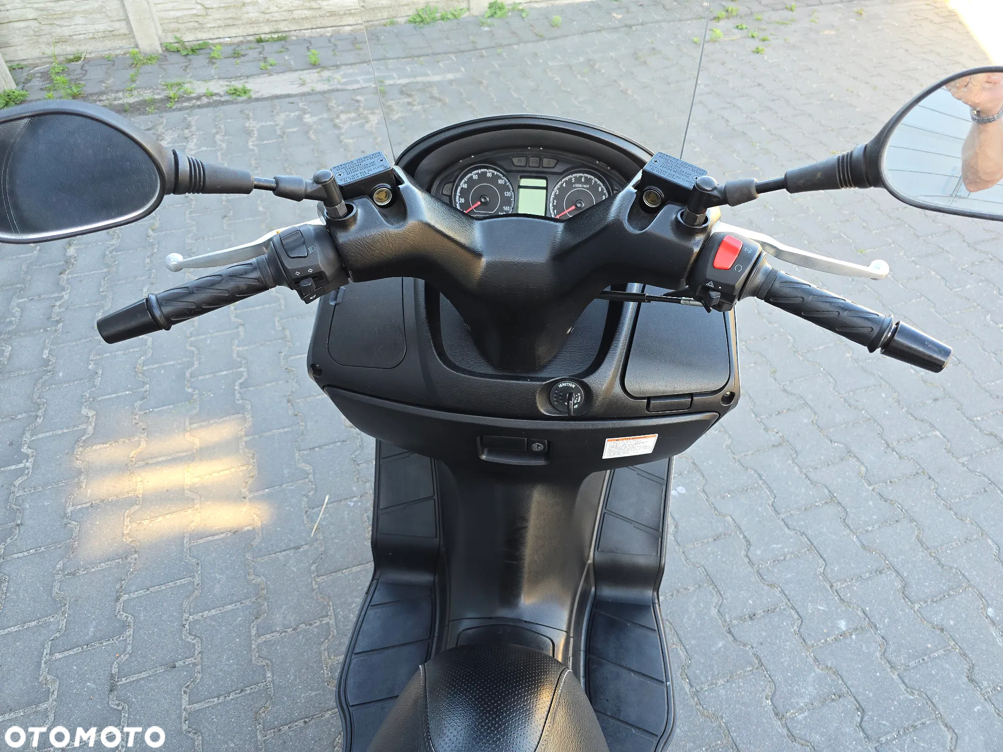 Suzuki Burgman - 8
