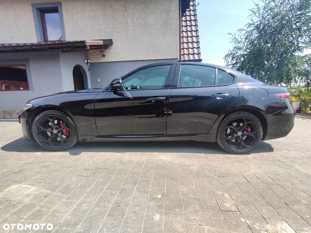 Alfa Romeo Giulia 2.0 Turbo 16V AT8-Q4 Veloce Ti - 21