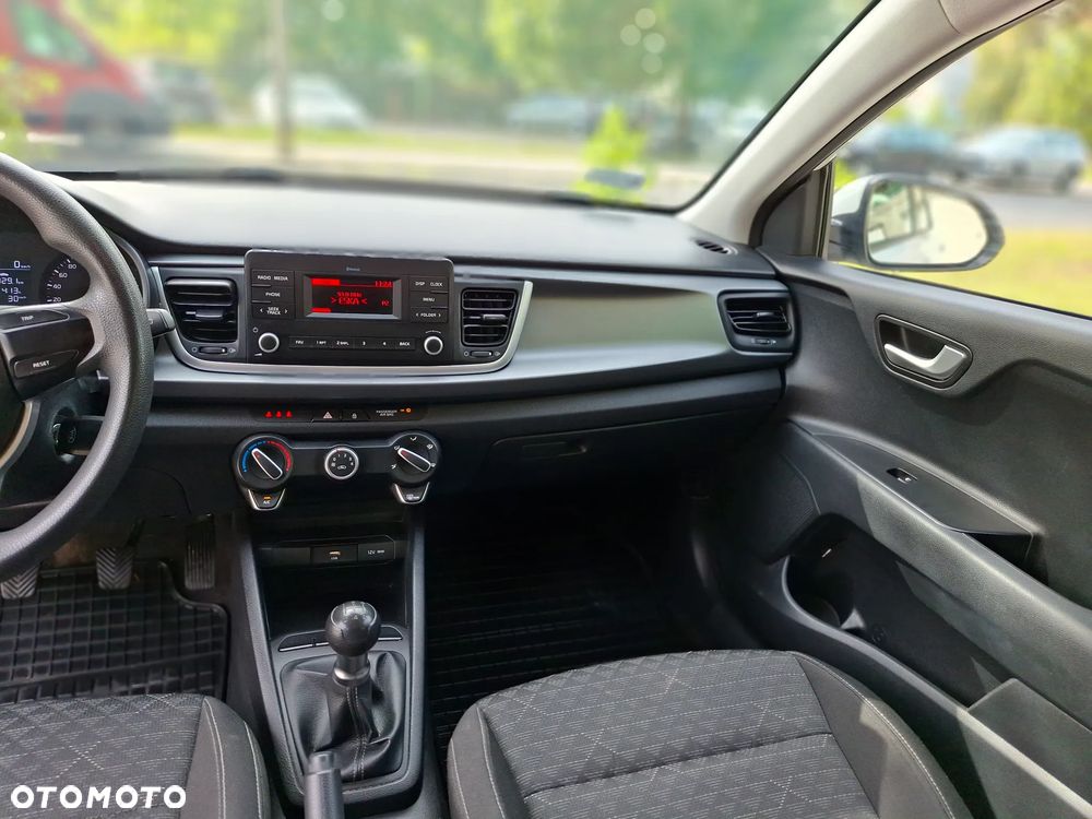 Kia Rio - 24