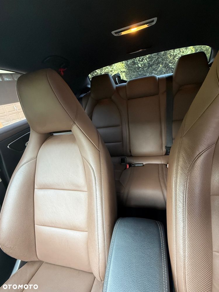 Mercedes-Benz CLA 200 d 7G-DCT - 26