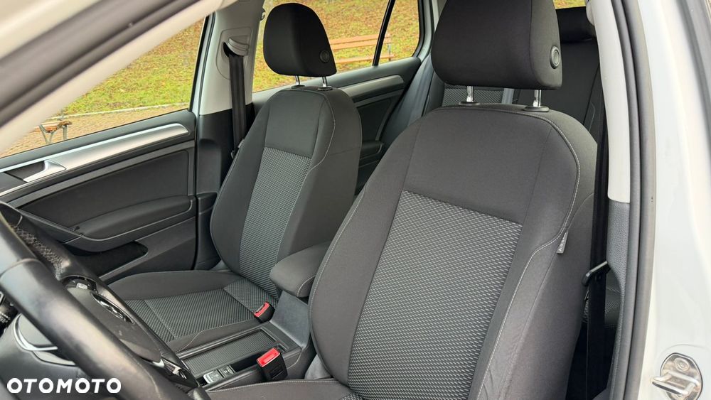 Volkswagen Golf - 13