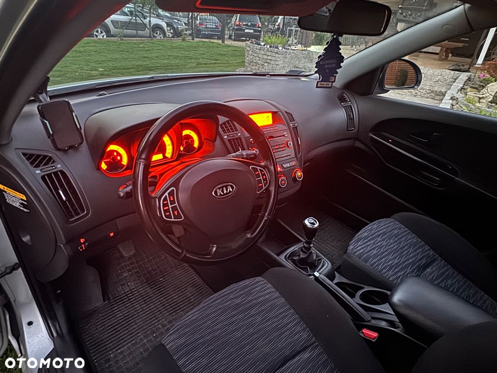 Kia Ceed - 7